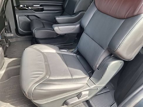 Used 2022 Ford Explorer Platinum w/ Equipment Group 601A RWD image 24