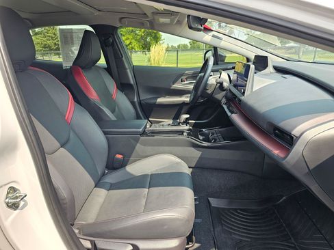 Used 2023 Toyota Prius Prime FWD image 10