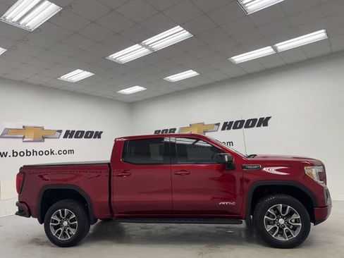 Used 2022 GMC Sierra 1500 AT4 w/ AT4 Premium Package AWD/4WD image 4
