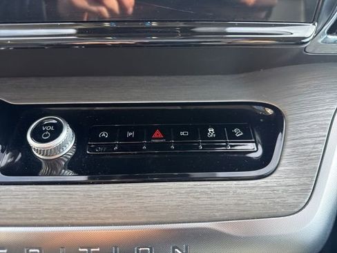Certified 2025 Ford Expedition Platinum AWD/4WD image 24