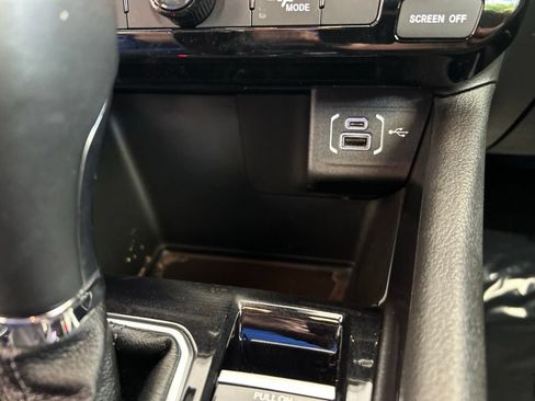 Used 2025 Jeep Compass Latitude AWD/4WD image 47