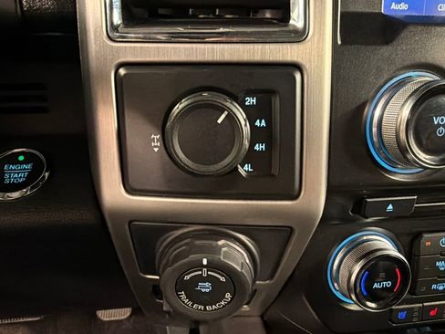 Used 2016 Ford F150 Platinum w/ Equipment Group 701A Luxury AWD/4WD image 19
