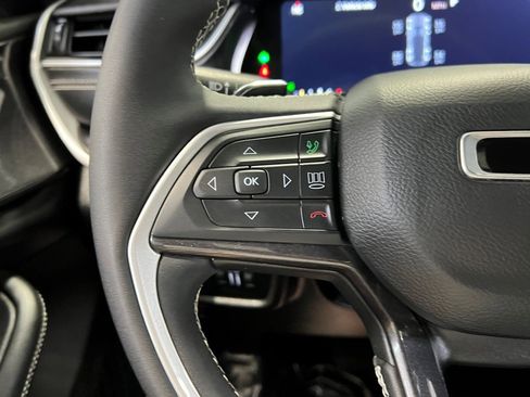 Certified 2023 Jeep Grand Cherokee Altitude image 36