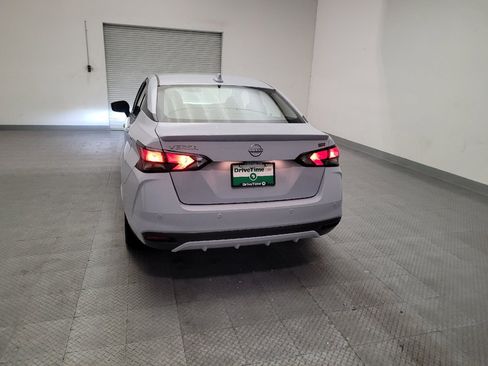Used 2025 Nissan Versa SR FWD image 6
