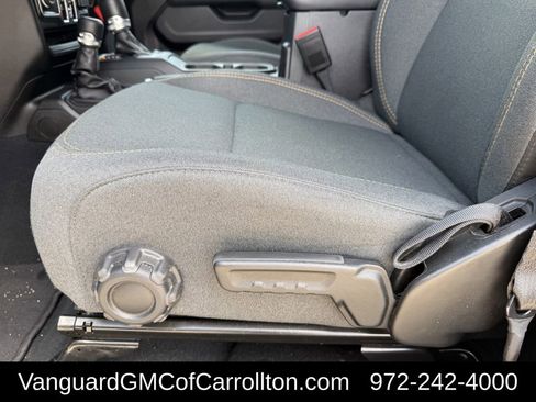 Used 2024 Jeep Wrangler Sahara w/ Technology Group AWD/4WD image 31