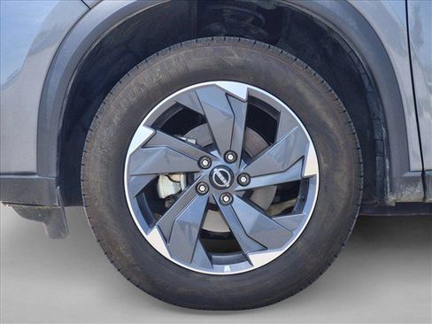 Used 2025 Nissan Rogue SV FWD image 24