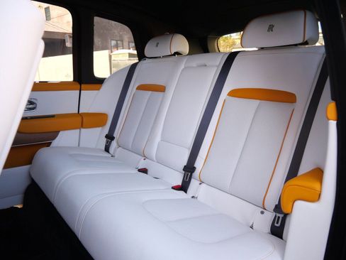 New 2026 Rolls-Royce Cullinan image 8