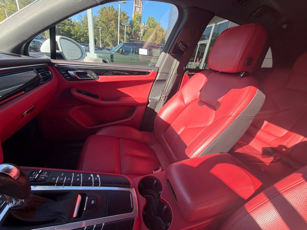Used 2020 Porsche Macan AWD/4WD image 14