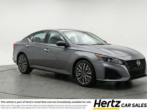 Used 2025 Nissan Altima 2.5 SV FWD image 1