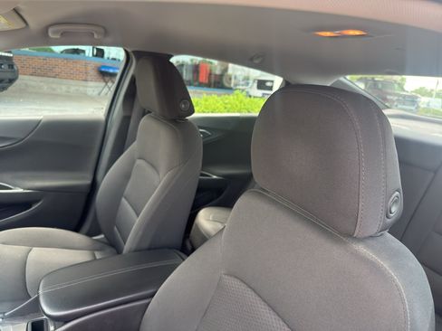 Used 2018 Chevrolet Malibu LT FWD image 11