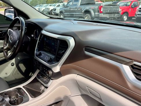 Used 2021 GMC Acadia SLT image 10