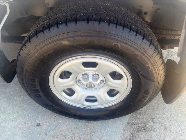 Used 2025 Nissan Frontier S RWD image 9