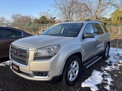 Used 2014 GMC Acadia SLE image 3