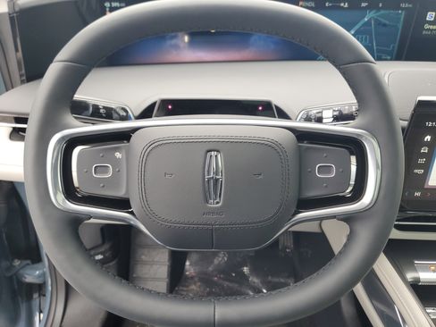 New 2026 Lincoln Nautilus Reserve image 16