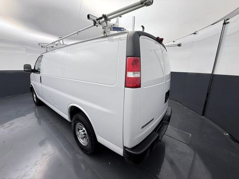 Used 2018 Chevrolet Express 3500 RWD image 6