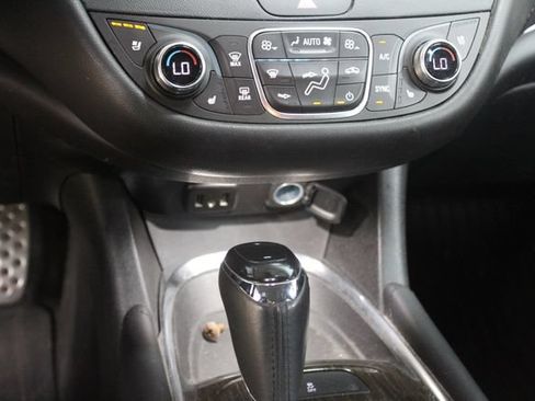 Used 2016 Chevrolet Malibu Premier FWD image 18