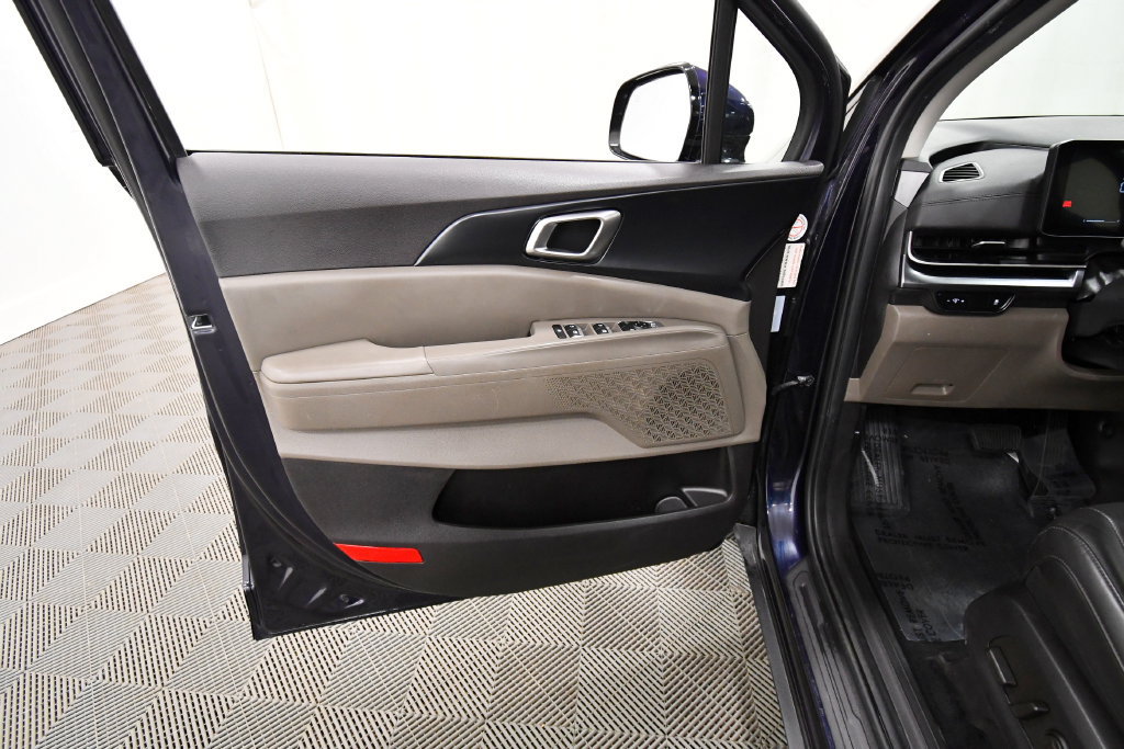 Certified 2024 Kia Carnival LX FWD image 13
