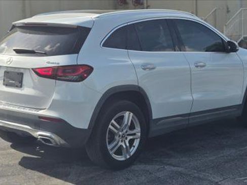 Used 2021 Mercedes-Benz GLA 250 4MATIC w/ Premium Package image 7
