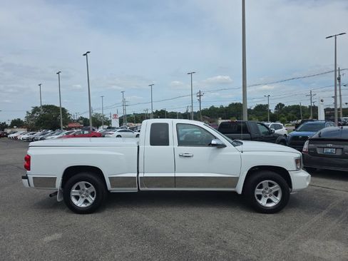 Used 2011 Dodge Dakota Big Horn RWD image 3