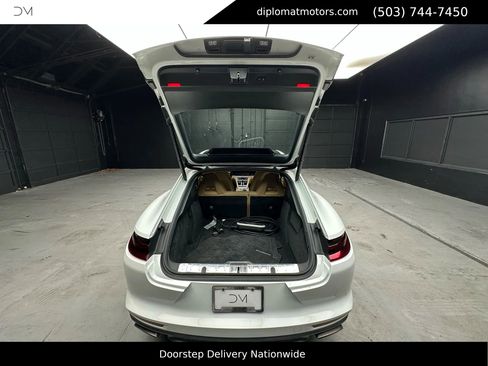 Used 2018 Porsche Panamera 4 image 42