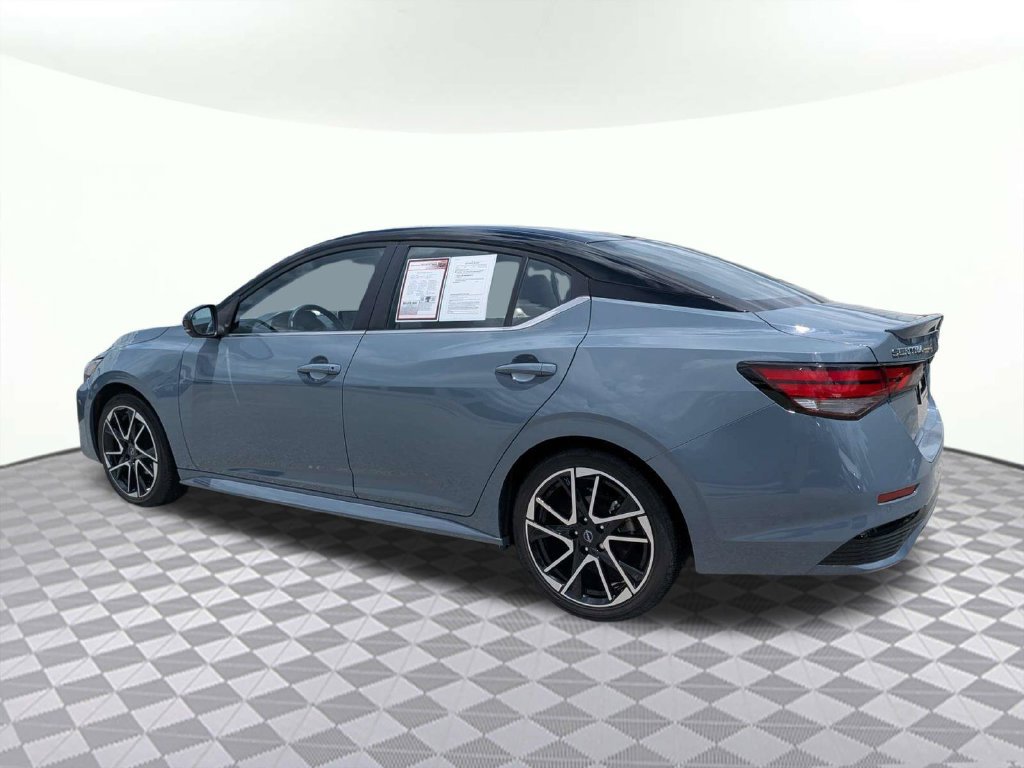 Used 2025 Nissan Sentra SR w/ SR Premium Package FWD image 5