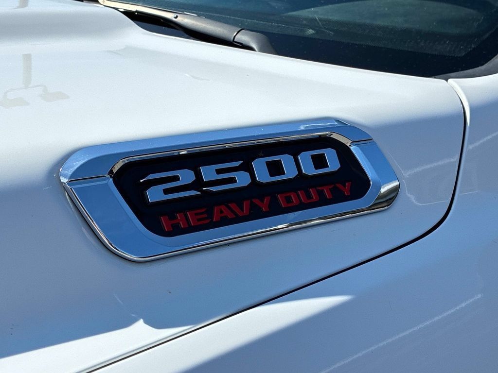 Used 2022 RAM 2500 Tradesman w/ Chrome Appearance Group AWD/4WD image 13