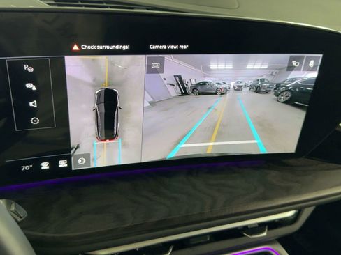 Used 2025 Audi Q5 Premium w/ Convenience Package image 25