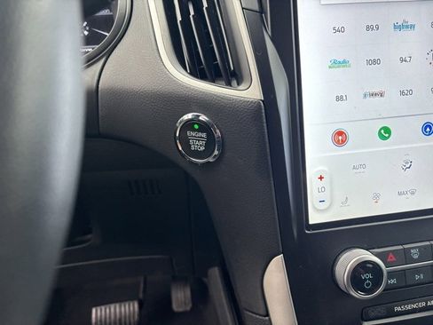 Used 2024 Ford Edge SEL image 14