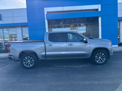 Used 2023 Chevrolet Silverado 1500 LT AWD/4WD image 3