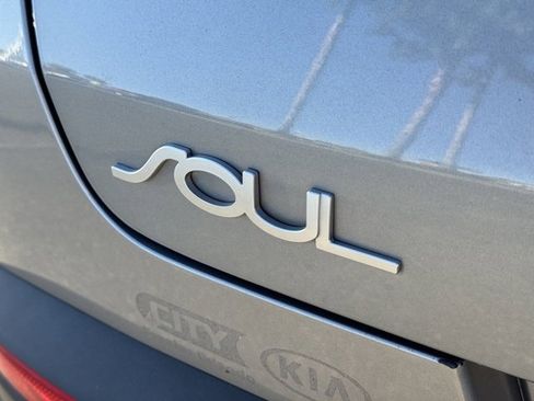 Certified 2022 Kia Soul LX image 12