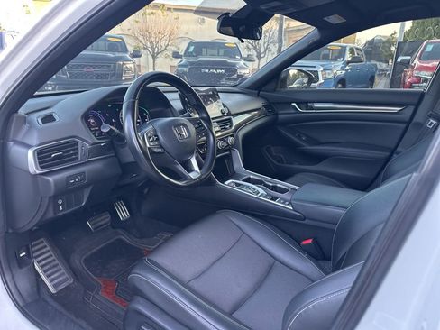 Used 2022 Honda Accord Sport image 9