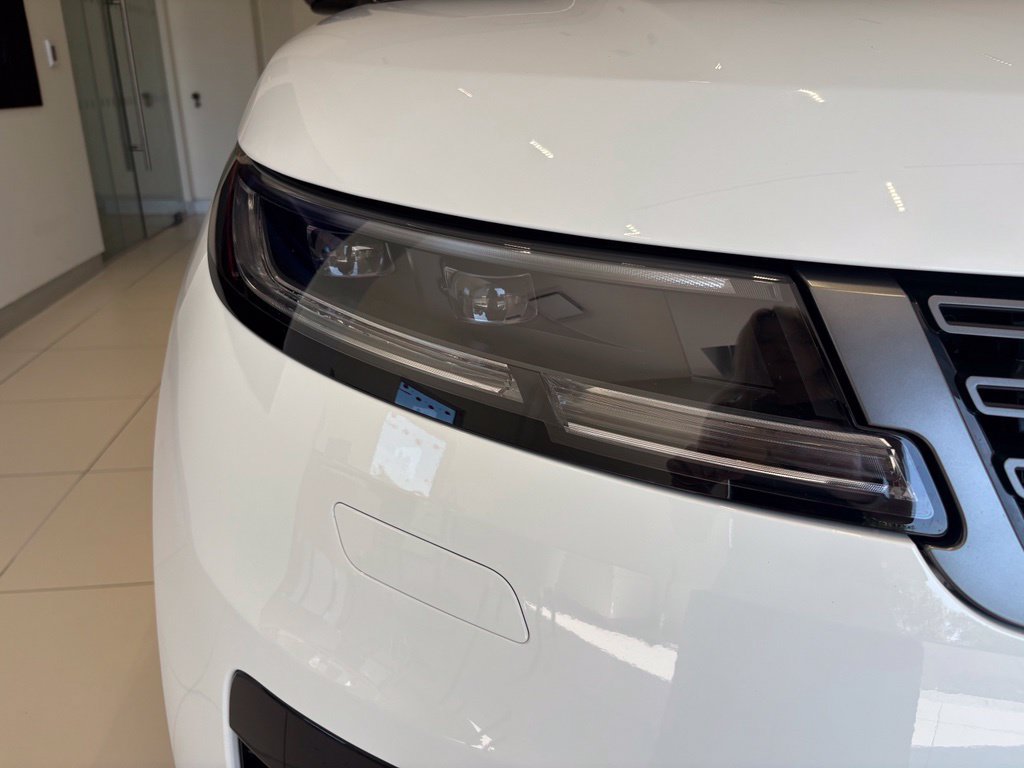 Used 2025 Land Rover Range Rover Sport AWD/4WD image 9