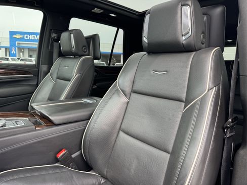 Used 2021 Cadillac Escalade Premium Luxury w/ Driver Assist Tech Package image 15