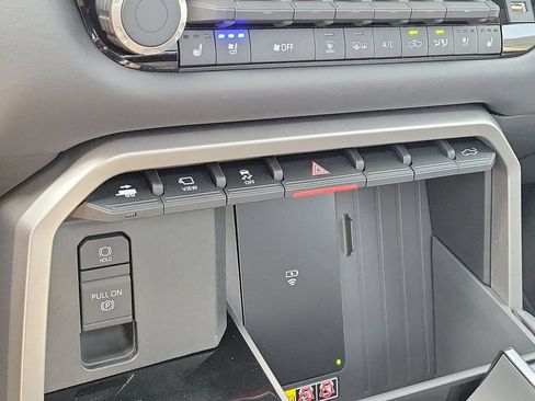 New 2026 Toyota Tundra Platinum AWD/4WD image 17