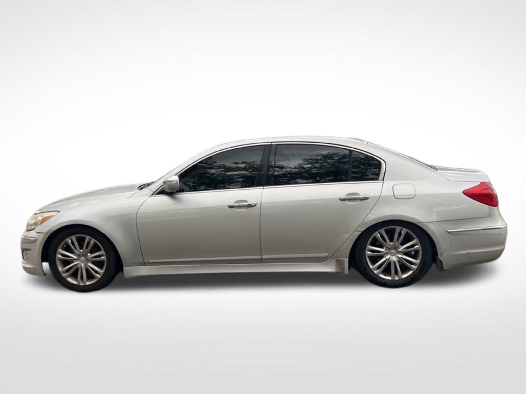 Used 2013 Hyundai Genesis 3.8 w/ Premium Pkg RWD image 8