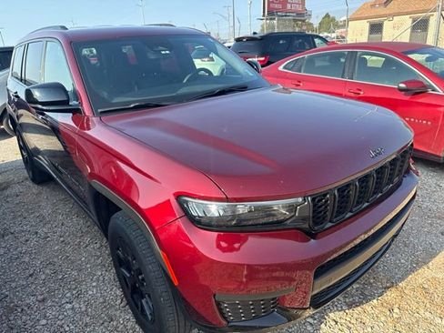 Used 2024 Jeep Grand Cherokee L Laredo AWD/4WD image 3