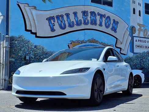 Used 2025 Tesla Model 3 RWD image 1