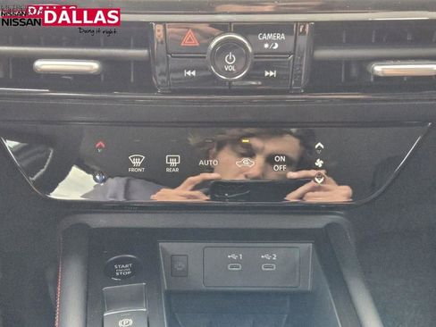 New 2025 Nissan Kicks SR image 17