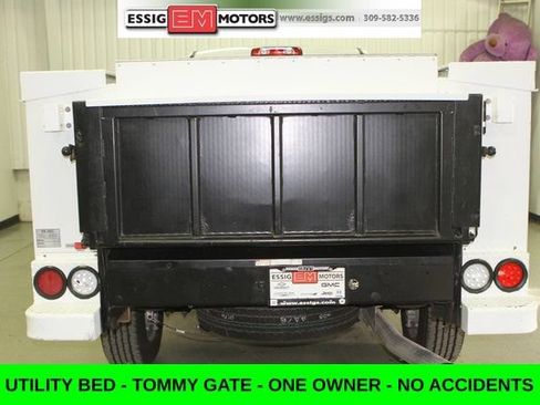 Used 2020 GMC Sierra 2500 2WD Regular Cab w/ Convenience Package image 2