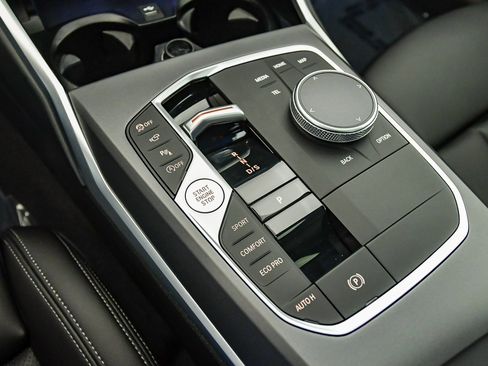 Used 2025 BMW 230i Coupe w/ Convenience Package image 22