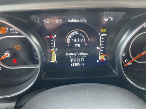 Used 2022 Jeep Wrangler Unlimited Sahara image 14