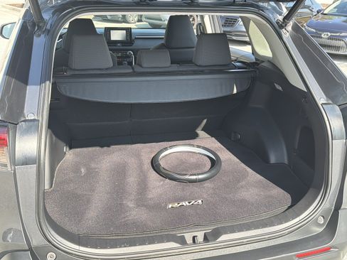 Certified 2019 Toyota RAV4 XLE w/ Convenience Package FWD image 21