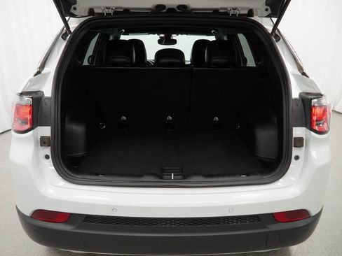 Certified 2023 Jeep Compass Limited image 45