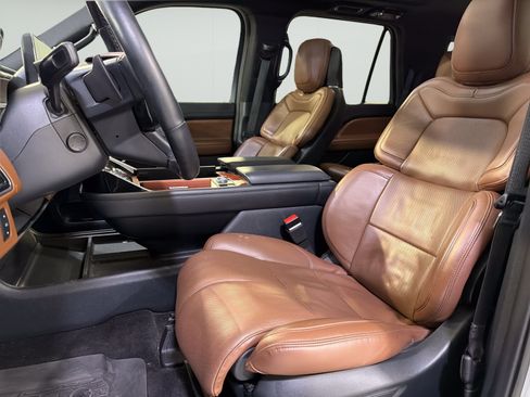 Used 2024 Lincoln Navigator Reserve AWD/4WD image 15