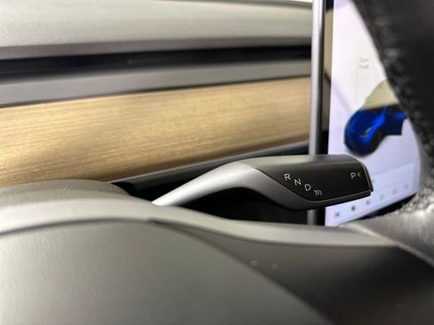 Used 2021 Tesla Model Y Long Range image 16