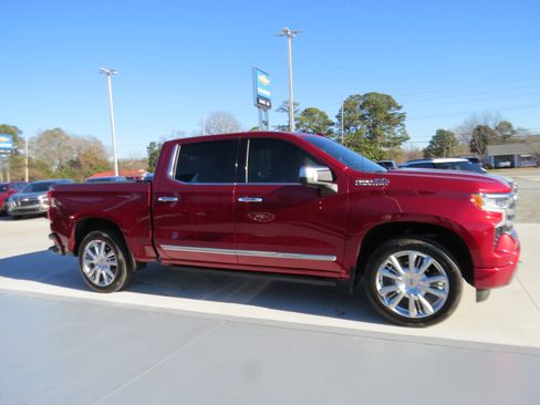 Used 2024 Chevrolet Silverado 1500 High Country w/ High Country Premium Package image 6
