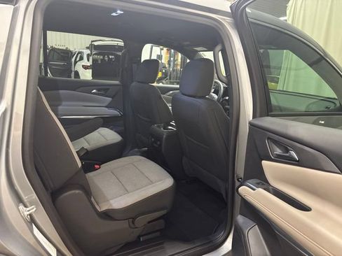 Used 2026 Chevrolet Traverse LT w/ Driver Confidence Package FWD image 14