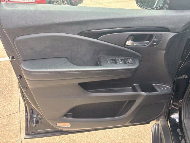 Used 2020 Honda Pilot Touring image 19