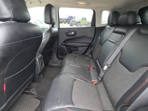 Used 2018 Jeep Compass Trailhawk w/ Popular Equipment Group AWD/4WD image 13