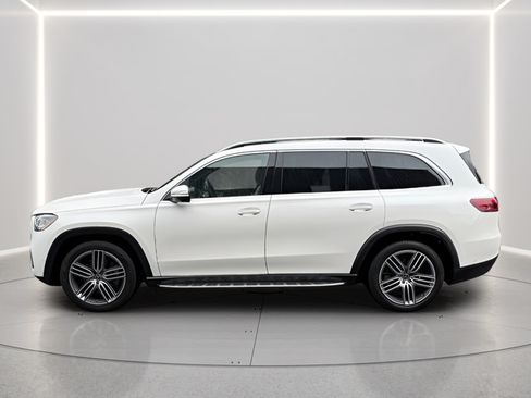 Used 2024 Mercedes-Benz GLS 450 4MATIC image 2
